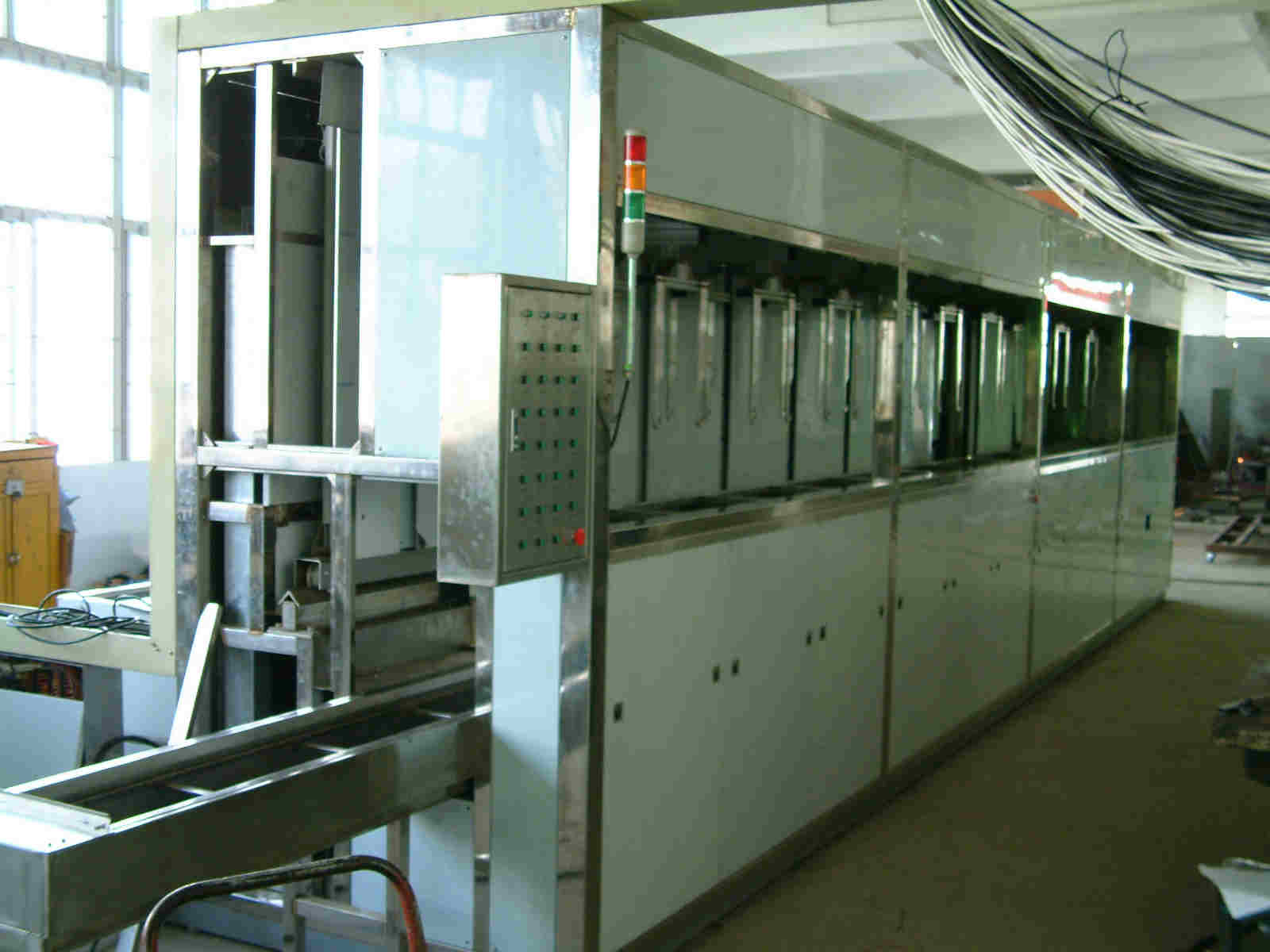 全自動精密五金超聲波清洗機